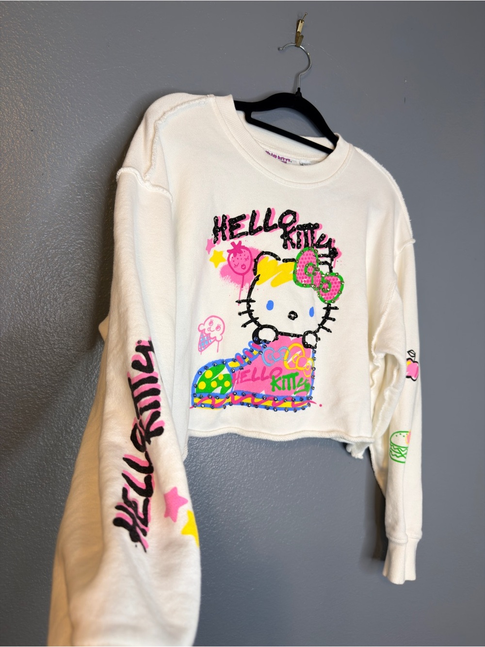 Forever 21 White Sanrio Hello Kitty Cropped Sweatshirt Women’s Small